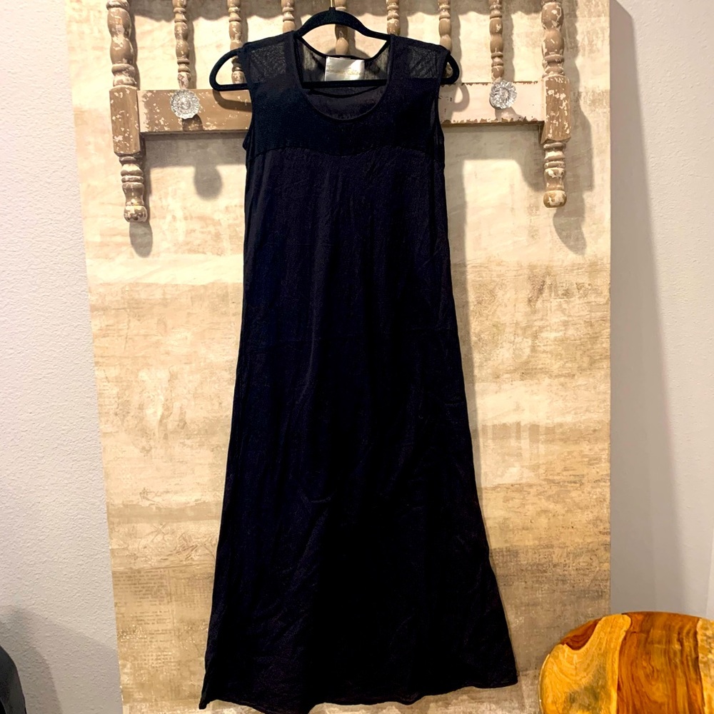 Black maxi dress. Perfect for travel.